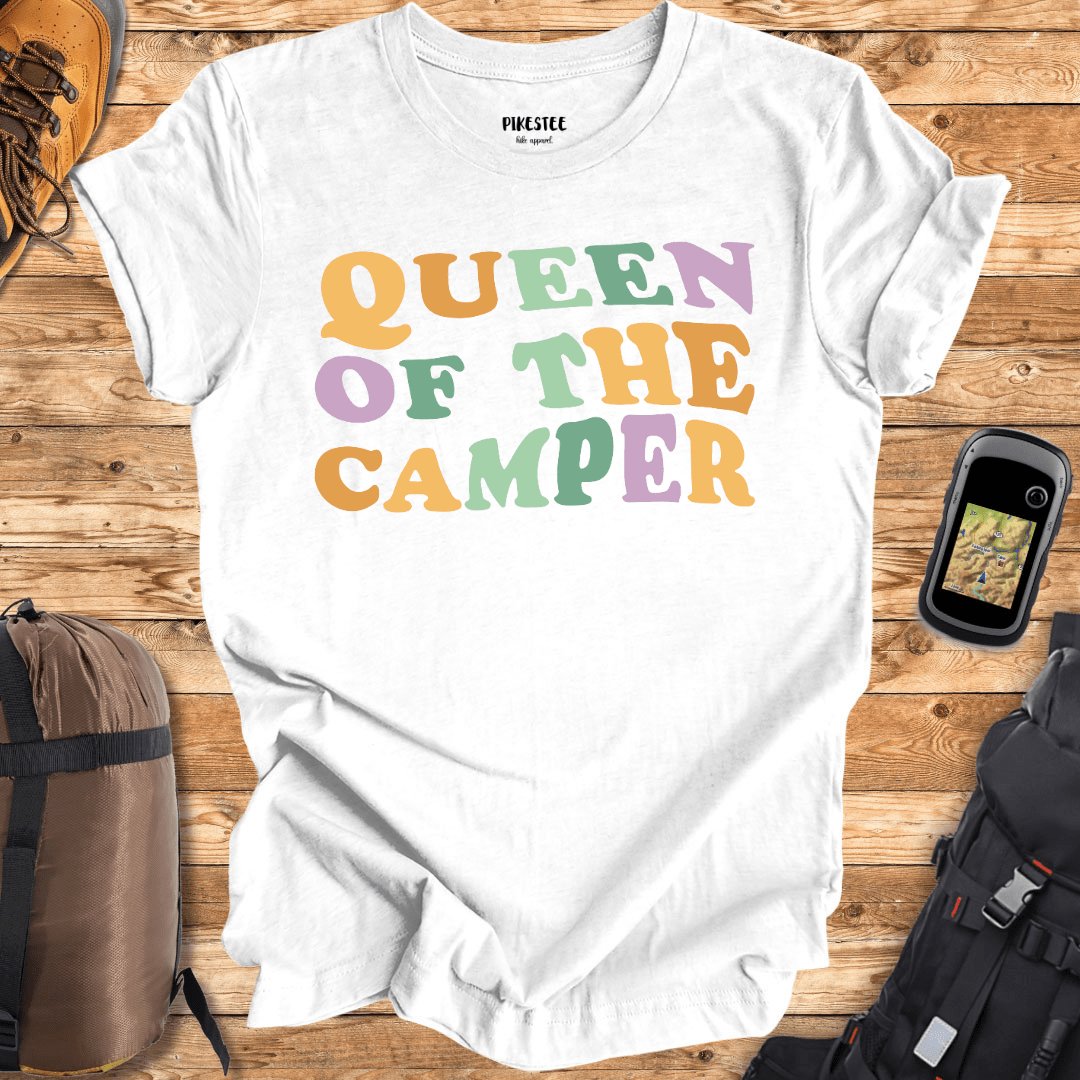 "Queen Of The Camper" graphic T-shirt