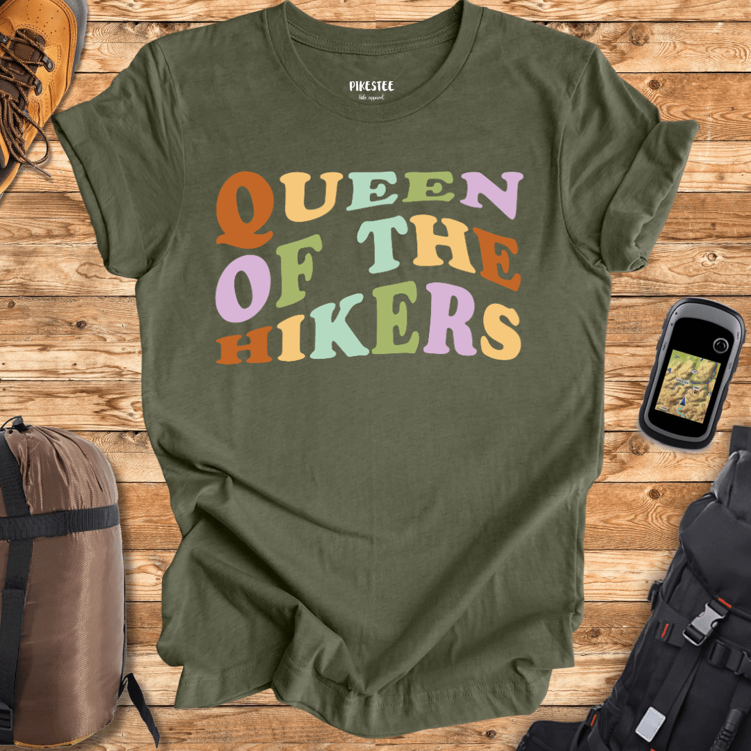 "Queen Of The Hikers" graphic T-shirt