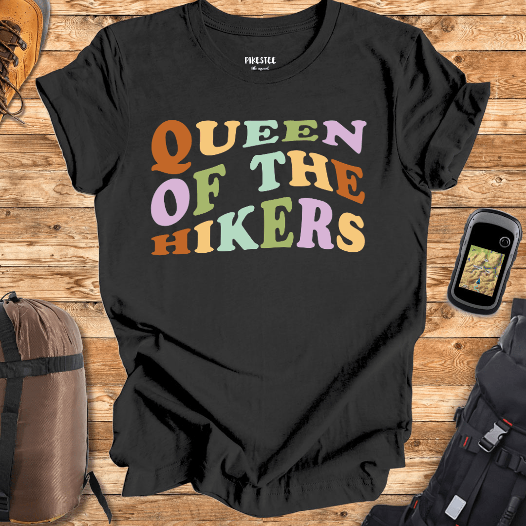 "Queen Of The Hikers" graphic T-shirt