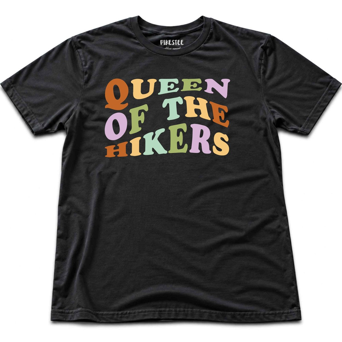 "Queen Of The Hikers" graphic T-shirt - Black